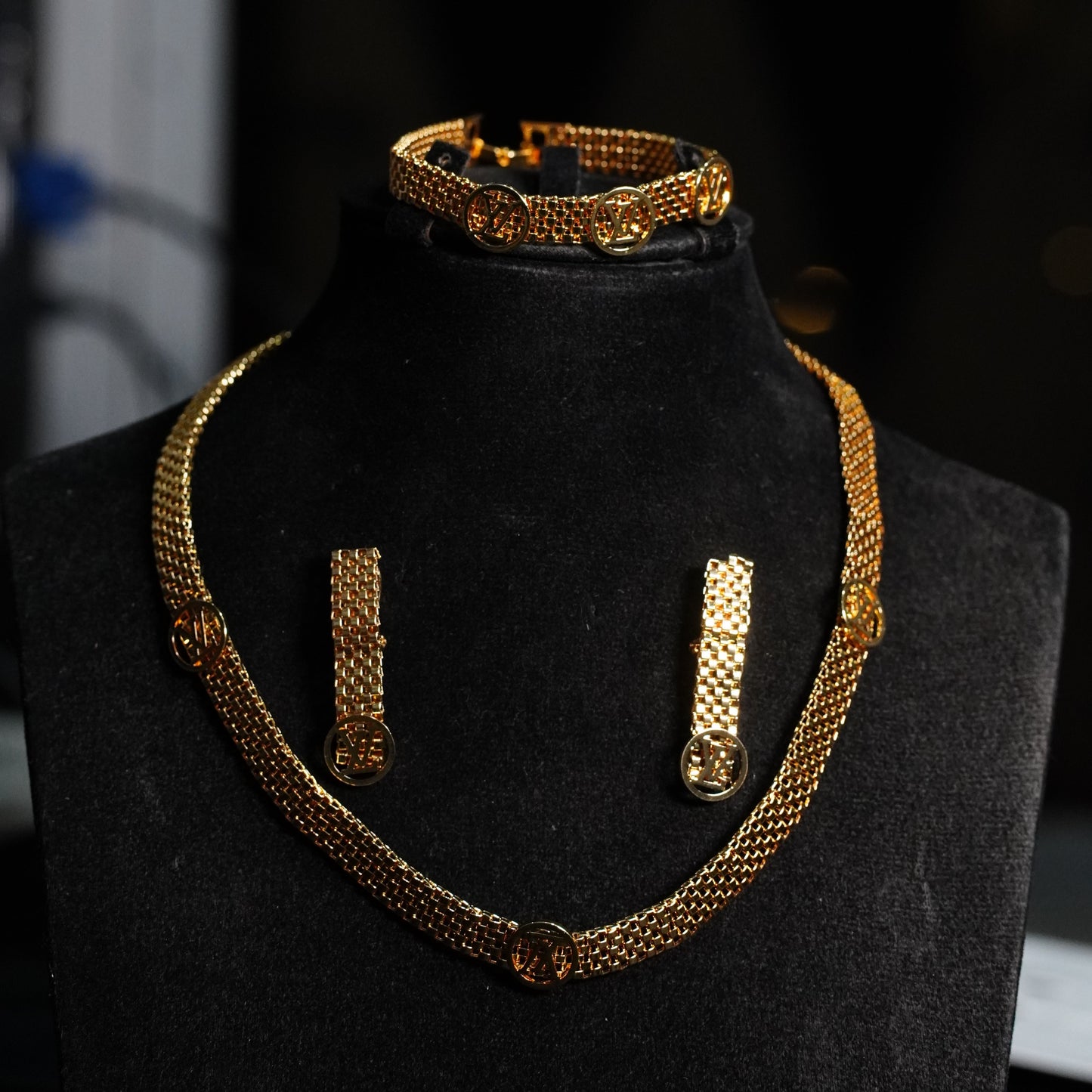 Golden Neckless set With Braclate